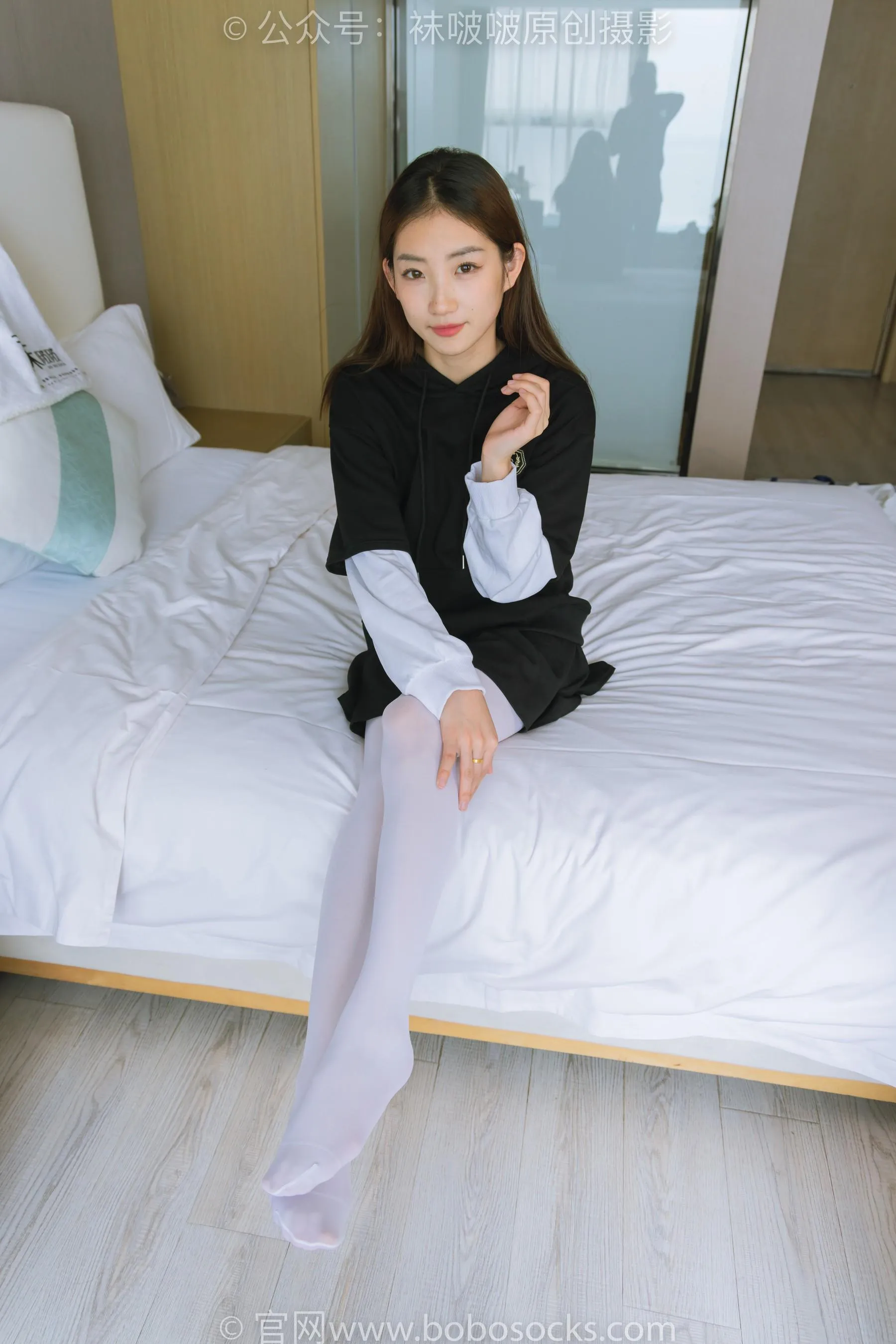 [BoBoSocks袜啵啵]NO.214 小沫-黑色运动鞋、厚白丝[23] [53P]插图7
